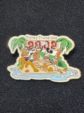 Disney Cruise pin 2002